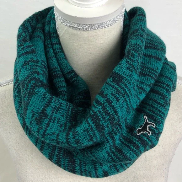 Victoria’s Secret PINK infinity scarf - Picture 9 of 9